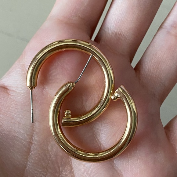 NWOT classy urban outfitters gold hoop earrings - Picture 3 of 3
